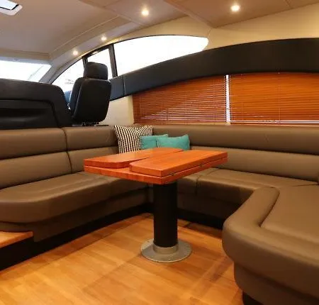 Botel Sunseeker Predator 62