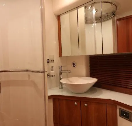 Botel Sunseeker Predator 62
